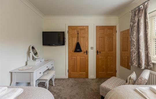 Cowslip Cottage twin bedroom