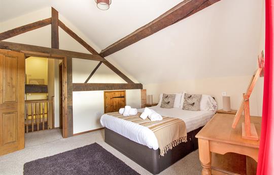 Hayloft with King Sized bed & en-suite 