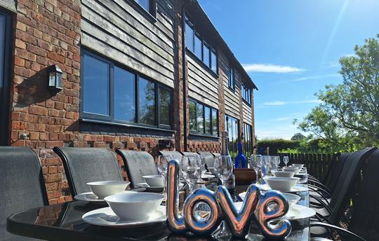 Buttercups has Alfesco dining with stunning views