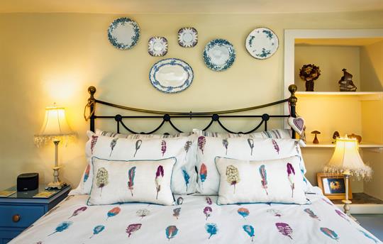 Minnie's Cottage king size bedroom