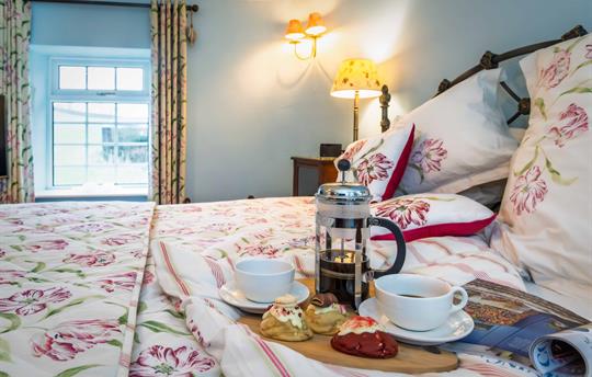 Breakfast in bed at Urlay Nook