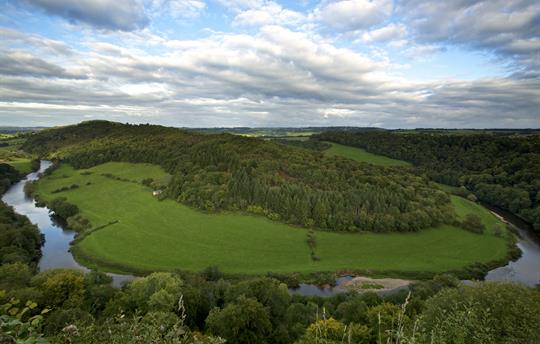 A walk to unforgettable natural sights awaits you