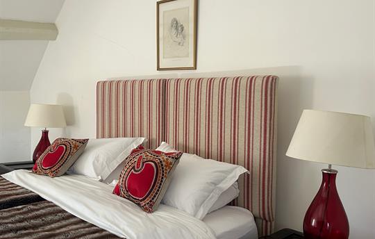 Red Paisley bedroom in Monnington House 