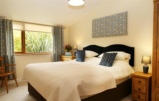 Large main bedroom can be superking or twin