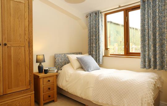 Well-appointed single room