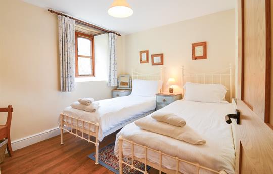 Moncks Green twin room