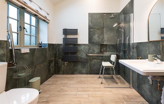 Wet Room with flat floor