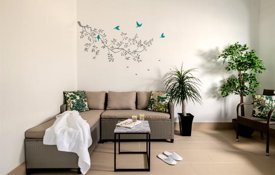 Relaxation area next to the pool, sit back!