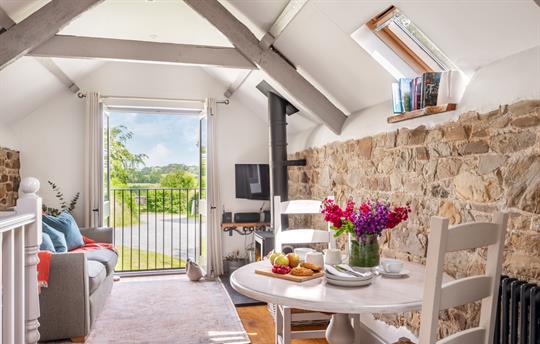 Granary lounge & dining area