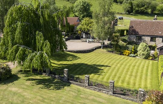 Our - Private Hamlet of 5 x 5* Luxury Barns
