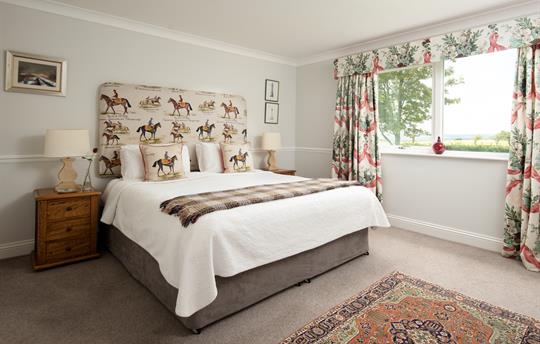 Super king size bed with en suite bathroom