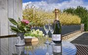 Lovely romantic cottage with dog friendly garden
