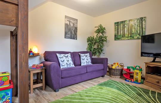 The Snug - Play, read or watch a movie