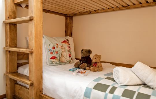 Family Friendly Bunkbeds - Always time for a story