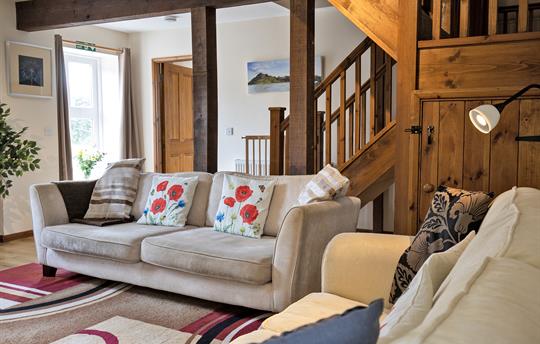 William's Hayloft Spacious Sitting room