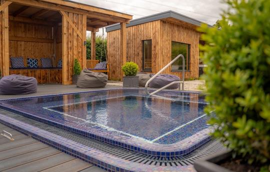 Outdoor Spa Garden Area