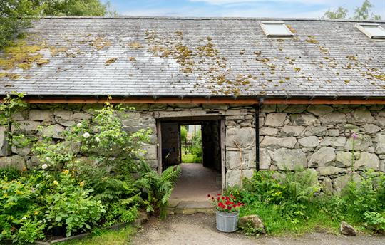Gwanas Fawr games barn