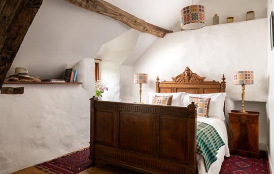 Ty Neuadd double bedroom, Gwanas Fawr Cottages