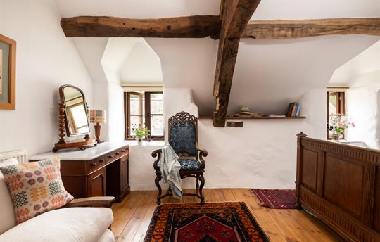 Ty Neuadd double bedroom, Gwanas Fawr Cottages