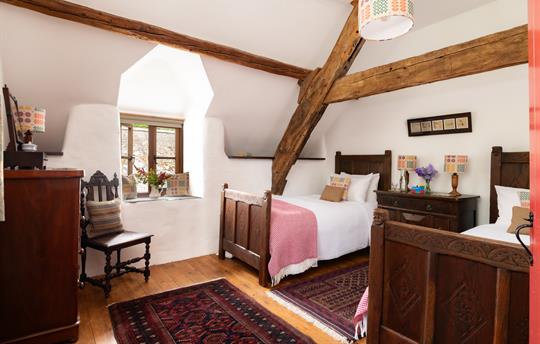 Ty Neuadd twin bedroom, Gwanas Fawr Cottages