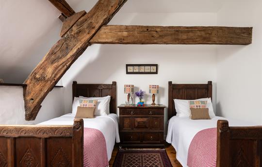 Ty Neuadd twin bedroom, Gwanas Fawr Cottages