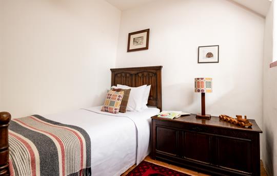 Ty Neuadd single bedroom, Gwanas Fawr Cottages