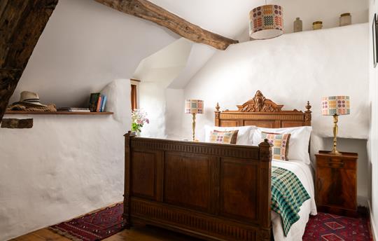 Ty Neuadd double bedroom, Gwanas Fawr Cottages