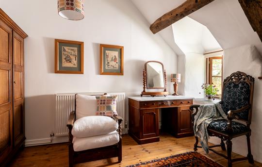 Ty Neuadd double bedroom, Gwanas Fawr Cottages