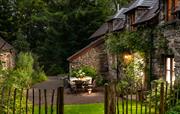Schemering buiten Ty Neaudd, Gwanas Fawr Cottages