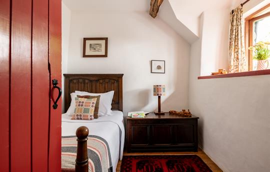 Ty Neuadd single bedroom Gwanas Fawr Cottages