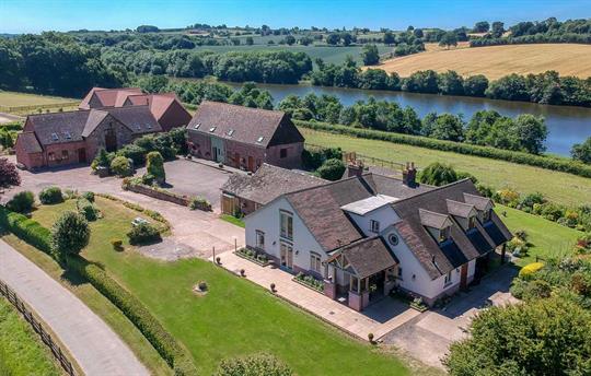 Beautiful Birdseye views over The Dinney