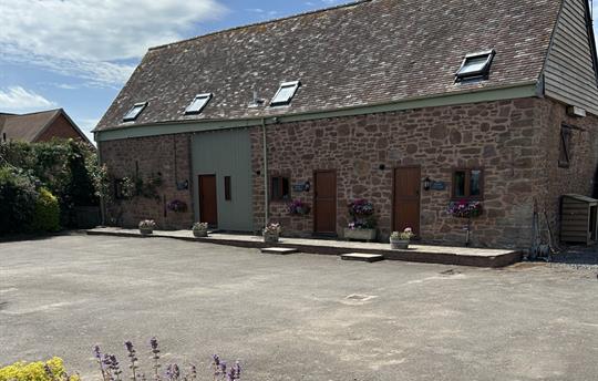 Exterior and parking for Drake, Cart and Duck 