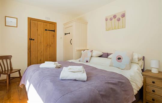 Lilac ensuite bedroom - can be superking or twin