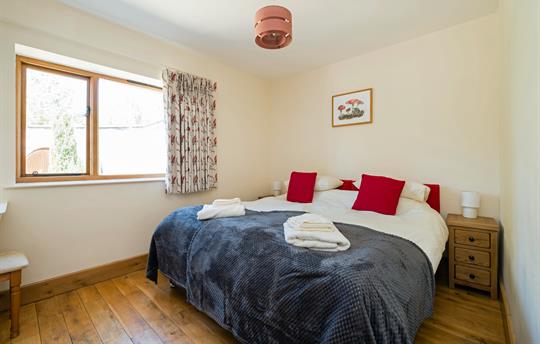 Ladybird ensuite bedroom - superking or twin