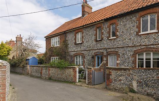 Cottage situated along The Londs Overstrand 