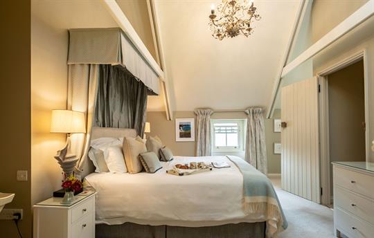 Ring and Thimble master bedroom