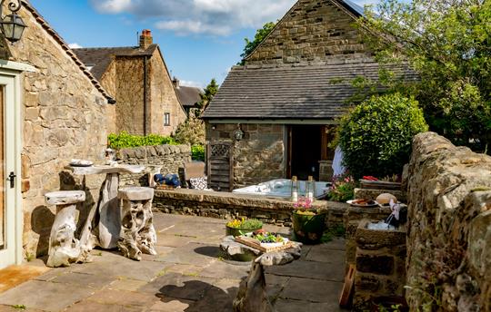 Heather Cottage Patio