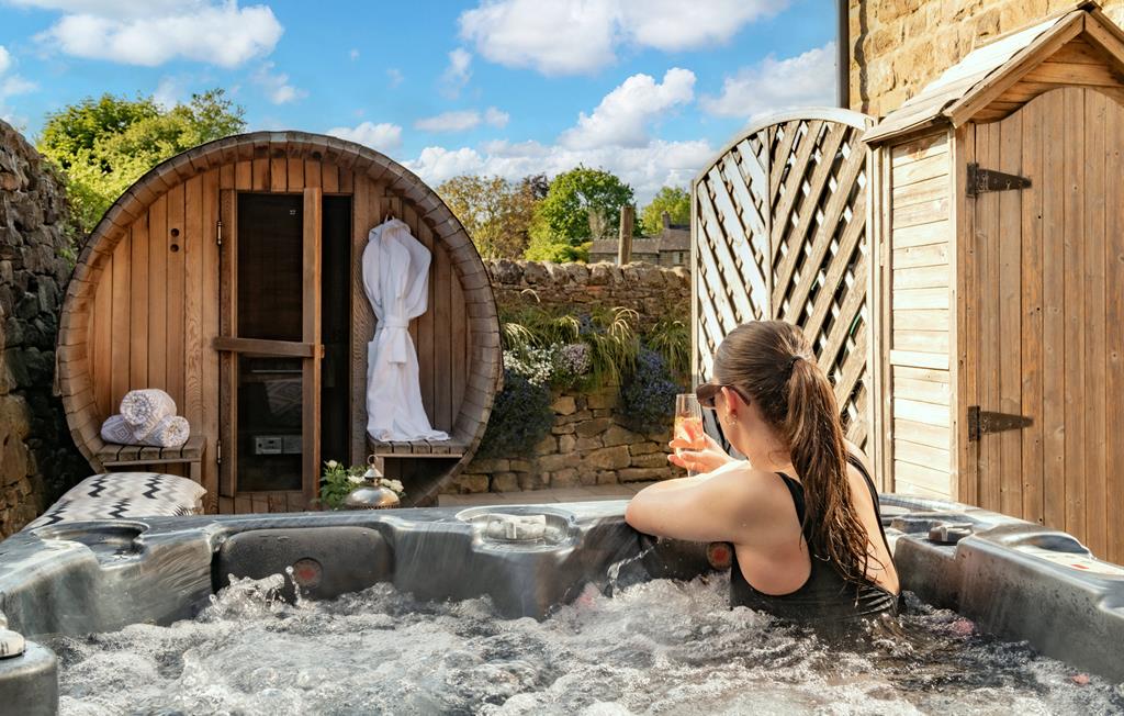 Honeysuckle Cottage Hot Tub