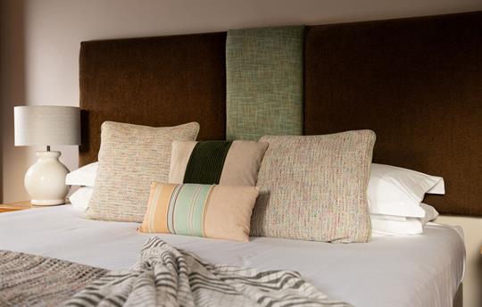 Double bed in Kingfisher