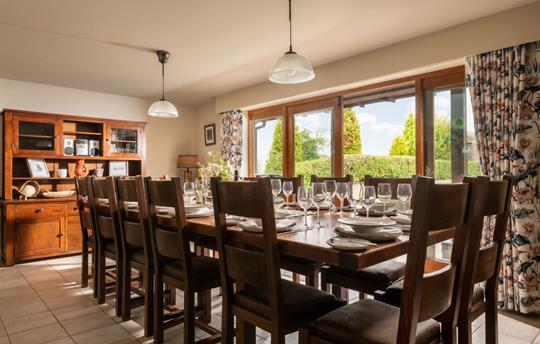 Dinning table in Kingfisher