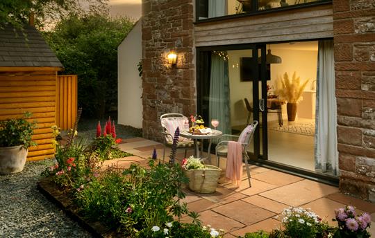 Cottage Patio with hot tub