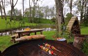Grillen am Seeufer