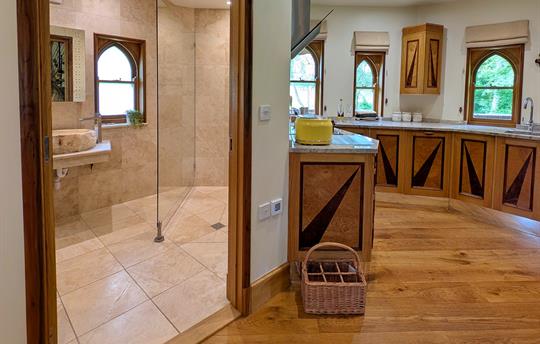 Fully fitted kitchen and luxury bathroom