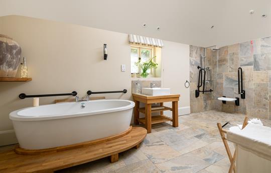 Accessible bathroom at the Wagon Shed