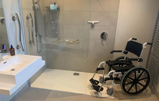 Accessible bathroom with independent wheelchair