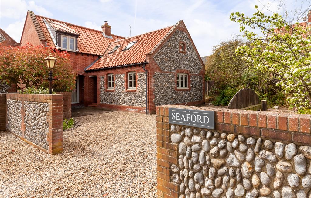 Seaford, detached property with own driveway
