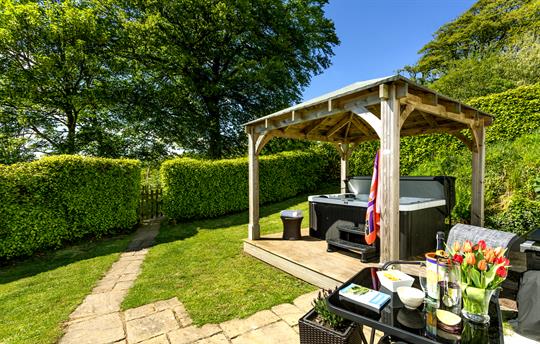 Coach House Hot Tub