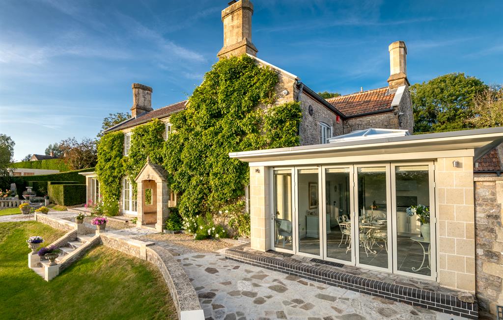 Somerset Soul 16th Century 4 Bedroomed Farmhouse