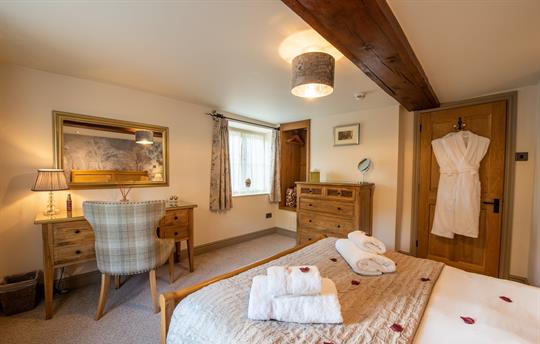 Wheel Room bedroom side view