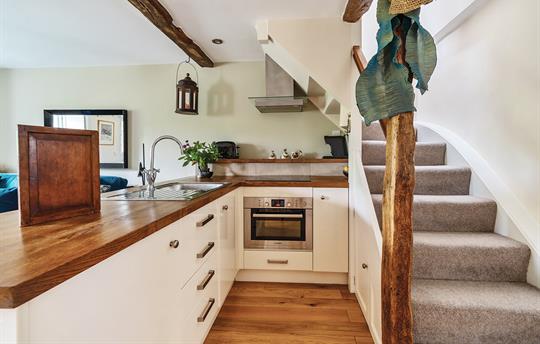 Kitchen area with oven/micro/grill and hob
